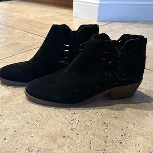Vince camuto booties